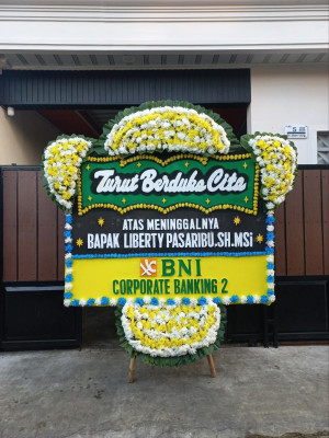 Papan Bunga Duka di Sela